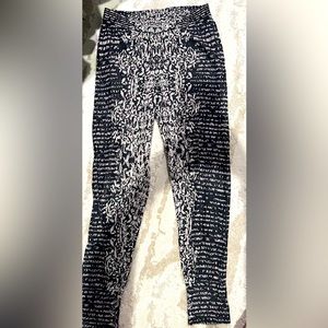 BCBGMAXAZRIA knit jogger pant - size small